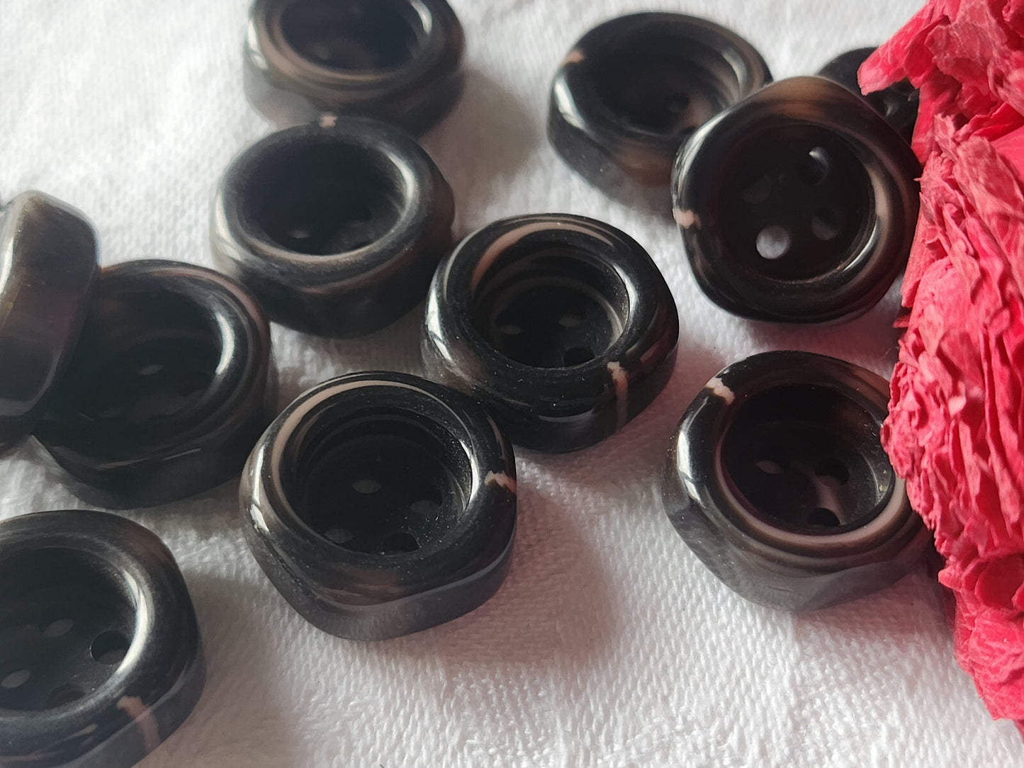Lot 14 boutons vintage marron veine rose 1,7 cm trou ref 4742
