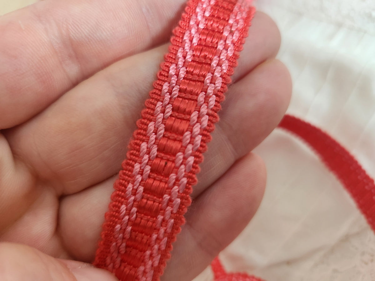 Galon vintage lumineux rose/rouge 3 métres sur 1,7 cm A2