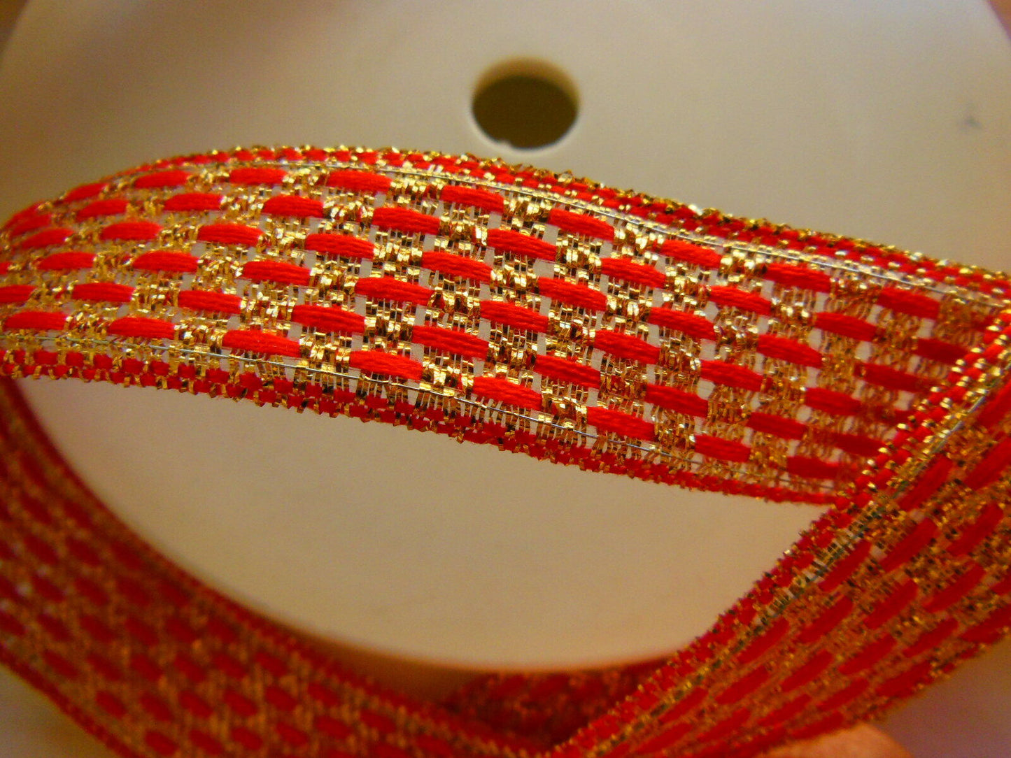 Ruban ancien rouge et or, fil métallique haut et bas 2 mètres sur 2,5 cm A2