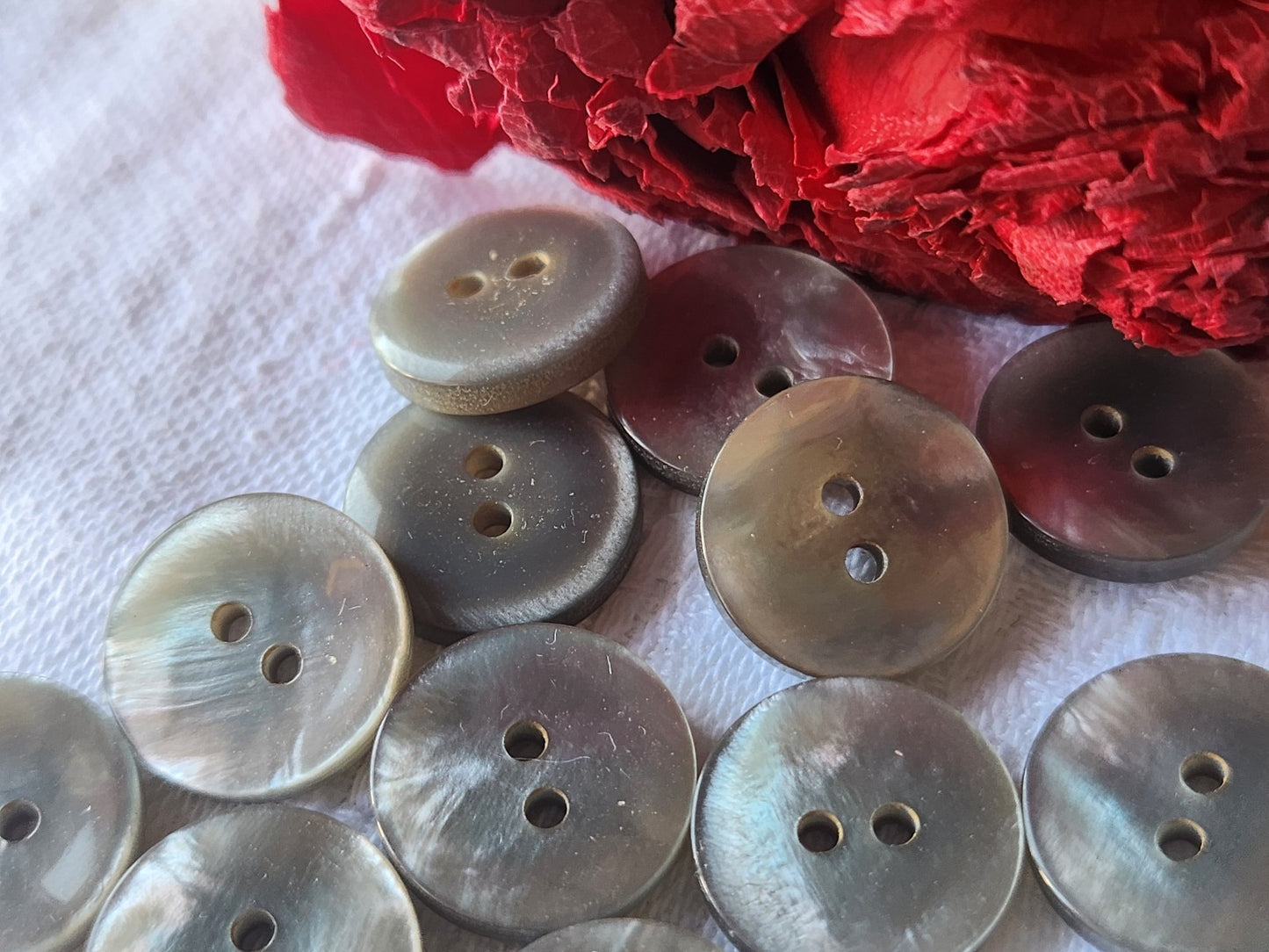 Lot 13 boutons vintage gris mordoré trous petits 1,5 cm ref 5329
