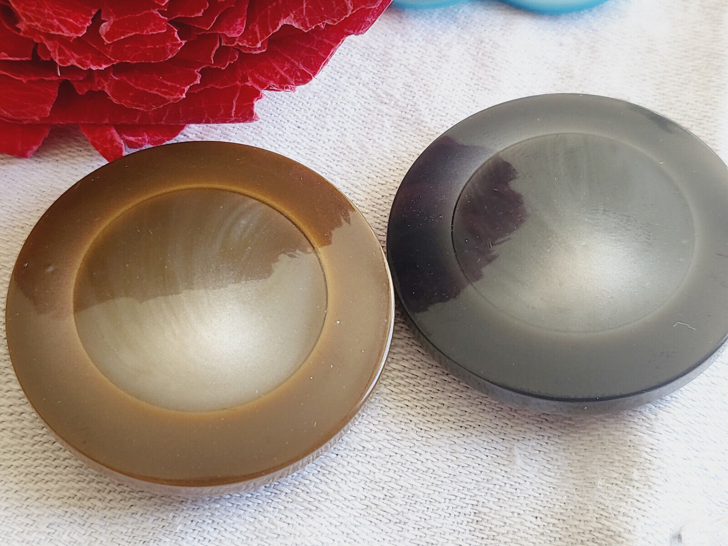 Duo gros boutons vintage gris marron à pied 3,3 cm ref 5778