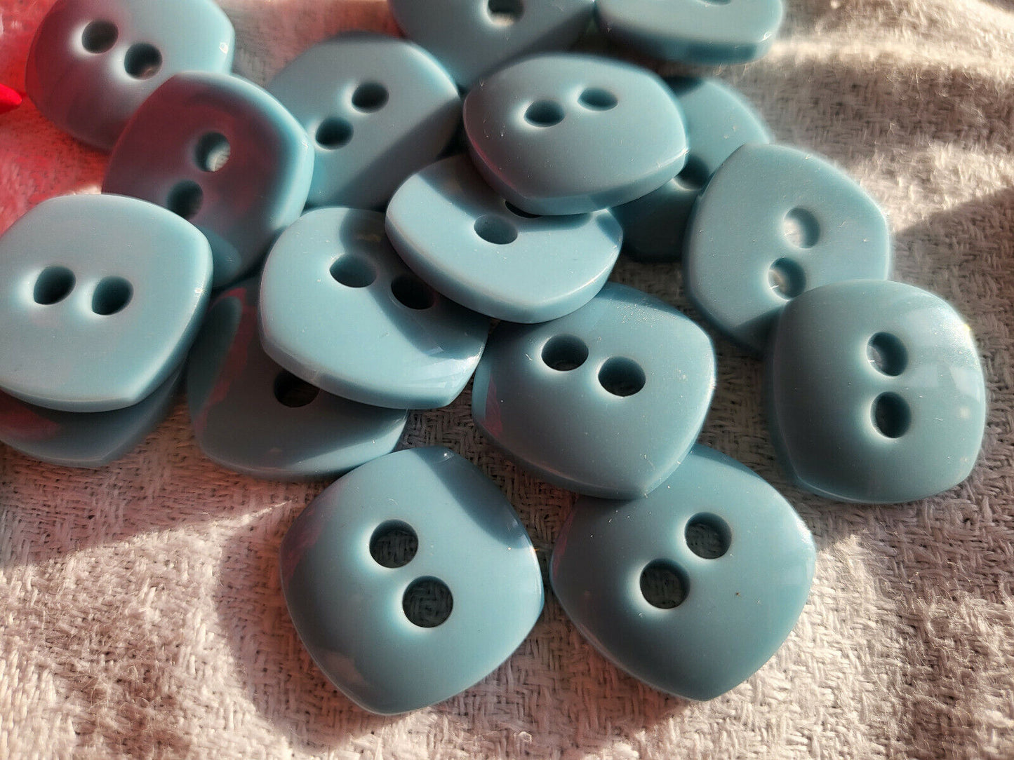 Lot 19 boutons vintage bleu gris 2 trous diamètre 1,6 cm ref 164