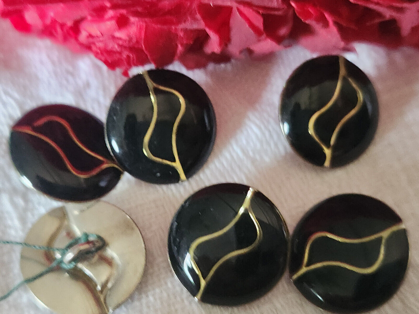 Lot 6 petits boutons en métal bicolore noir argenté pied 1,5 cm ref 3139