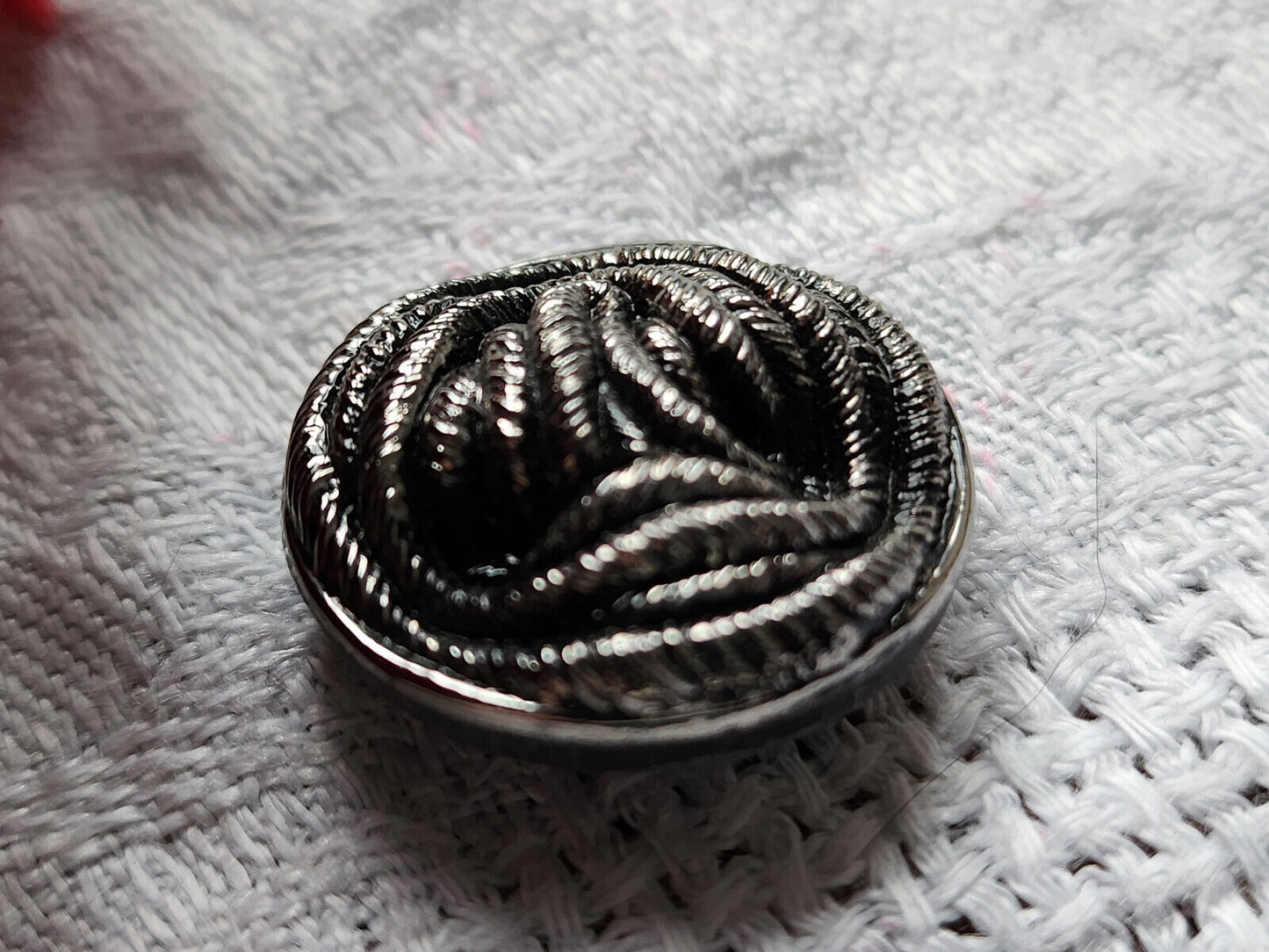 Bouton ancien en verre noir argenté pied 2,2 cm ref 5244