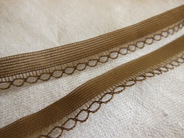 Dentelle vintage marron avec bordure légère 5 mètres sur 1 cm A3