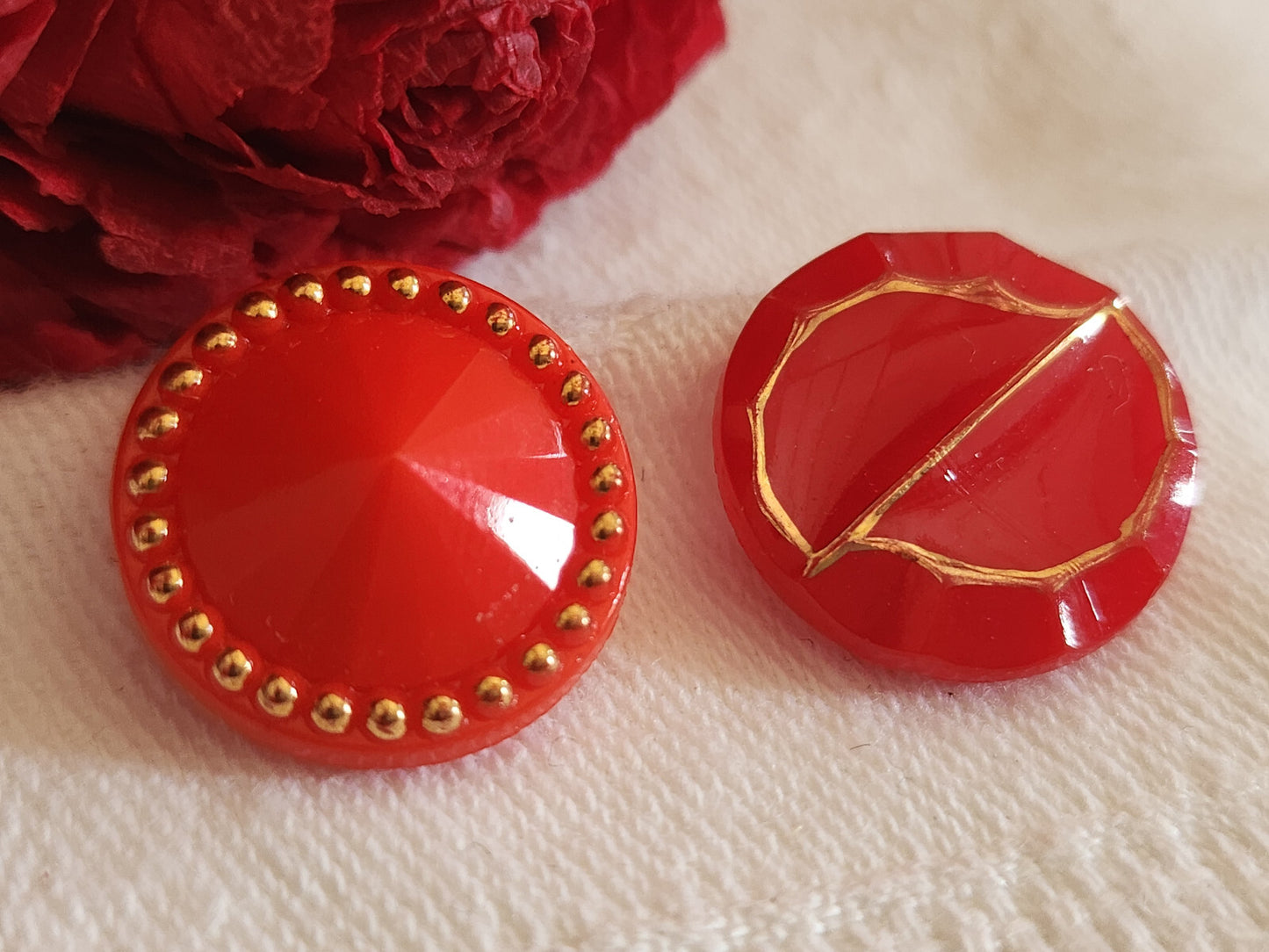 Duo boutons vintage en verre trouge doré 1,7 cm G16D