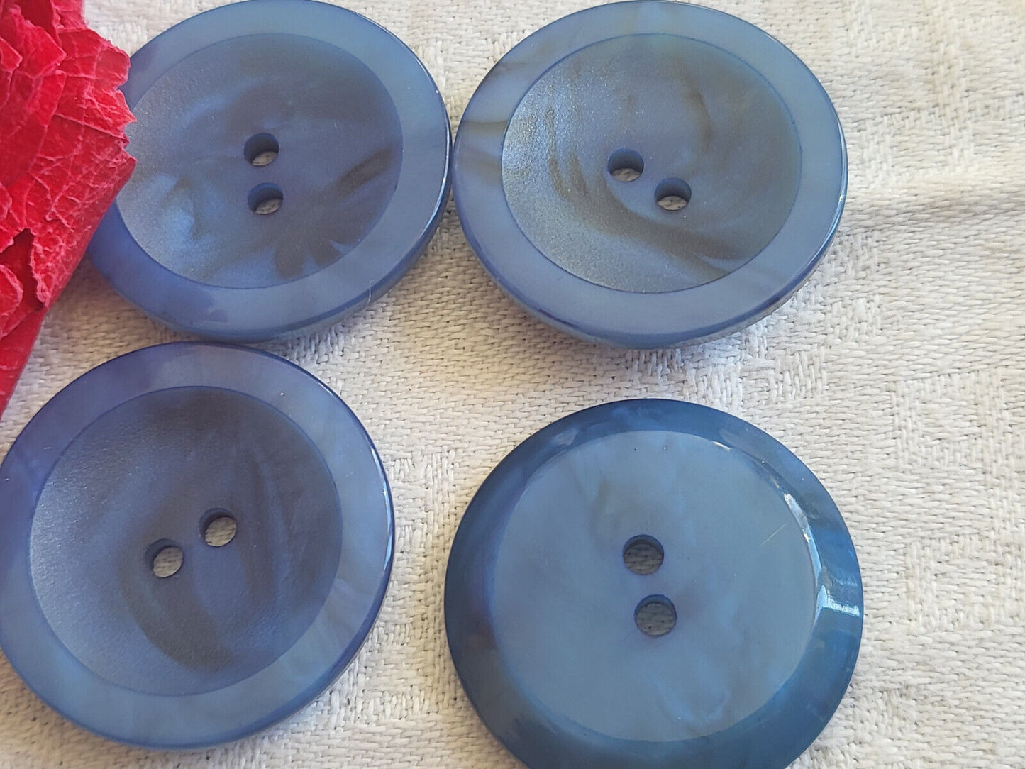 Lot 4 jolis boutons vintage bleu marbrure 2 trous diamètre 2,8 cm ref 2060
