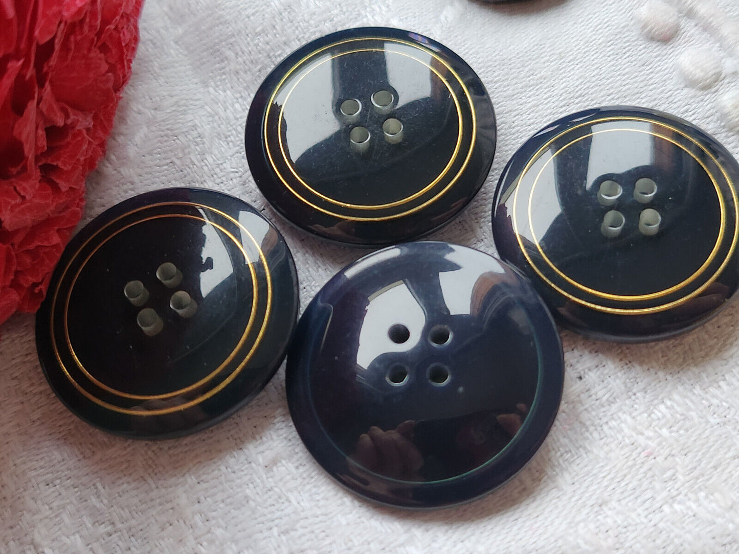 Lot 4 gros boutons vintage bleu inculsion cercle doré 2,7 cm ref 3286
