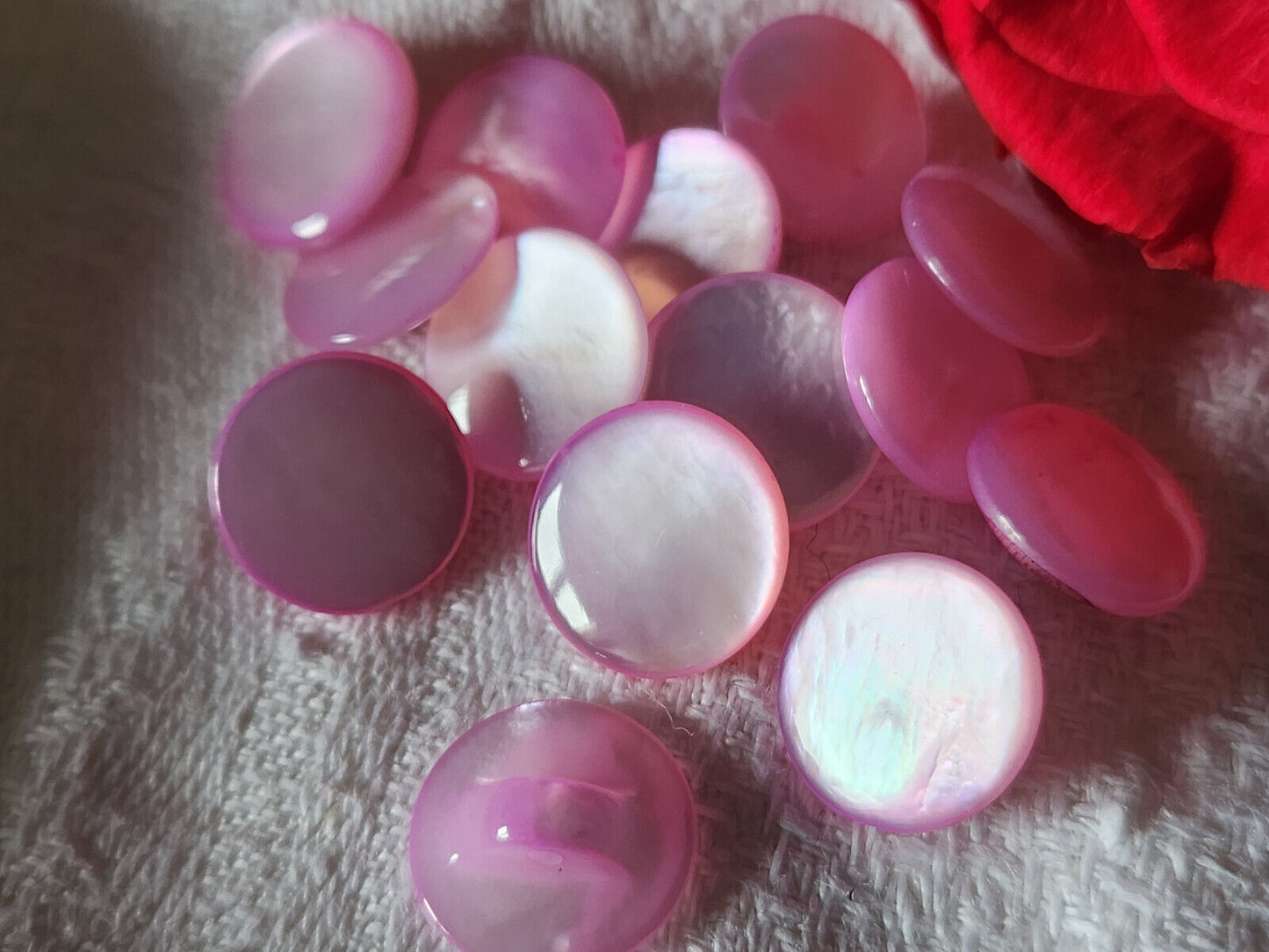 lot 6 boutons anciens en nacre rose lisse pied 1,2 cm ref 471