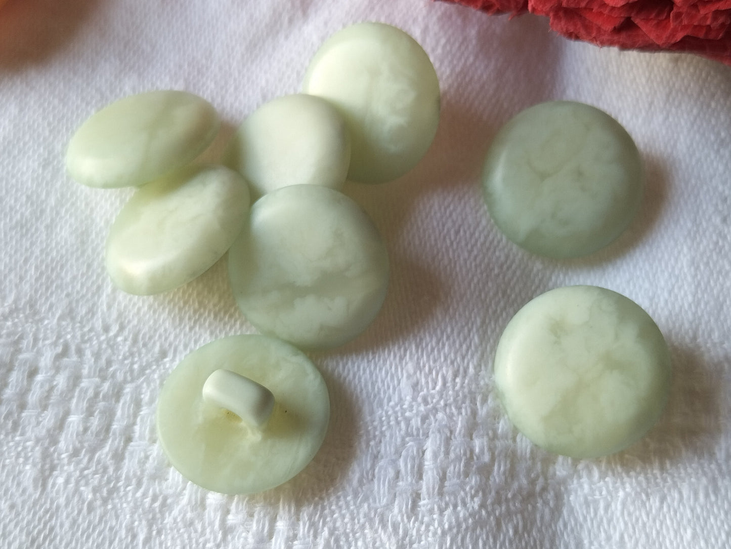 Lot 8 boutons vintage vert marbrure ombragé pied 1,7 cm ref 1269