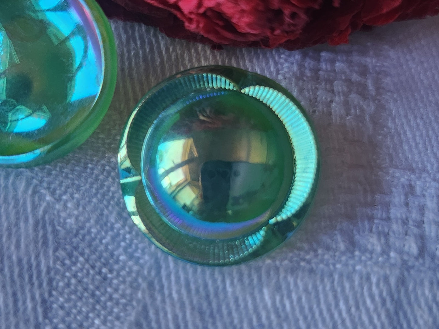 Duo boutons vintage en verre mordoré vert 1,8 cm D11P