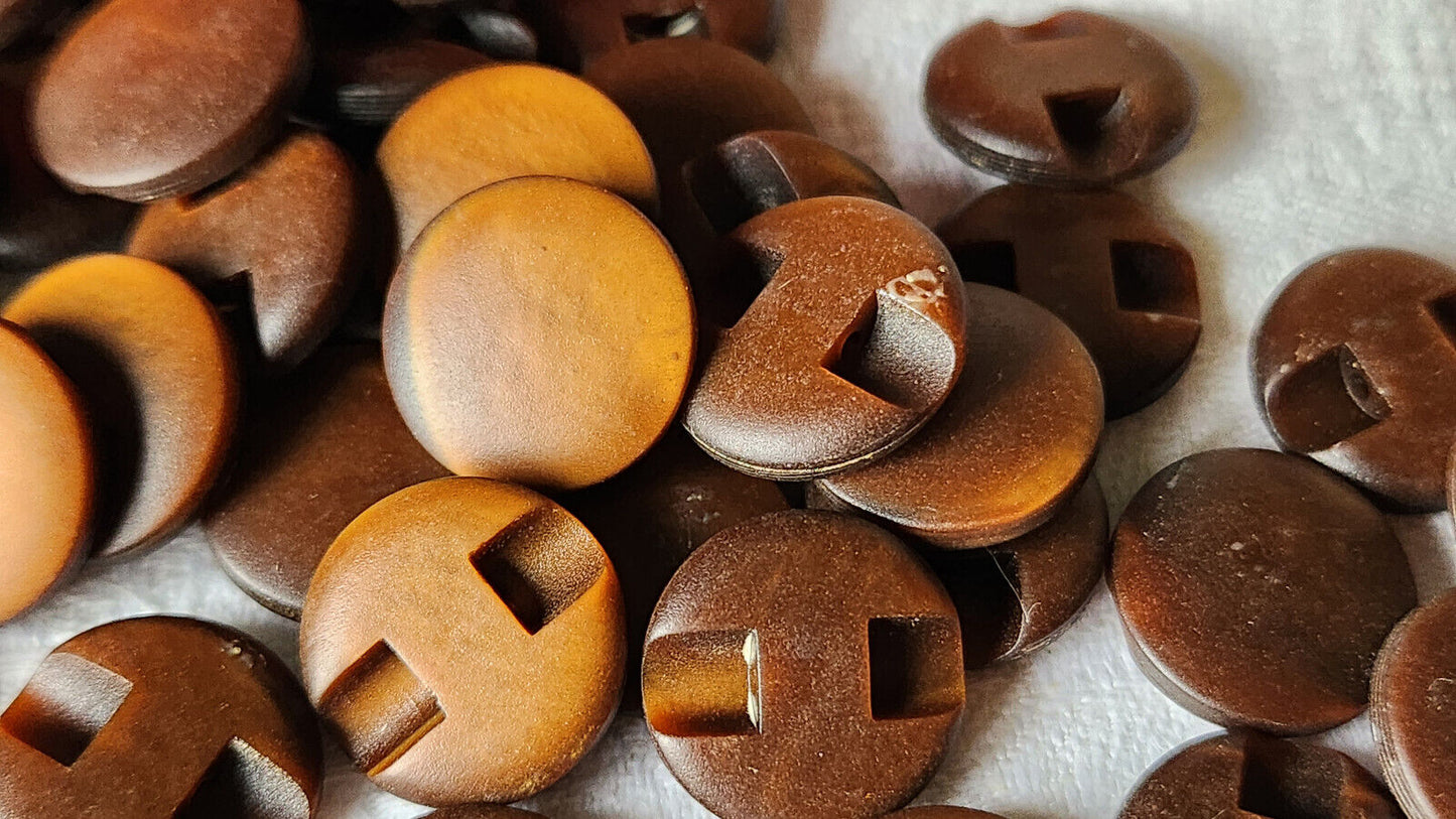 Lot 20 boutons vintage marron pied plat diamètre 1,4 cm ref 2778