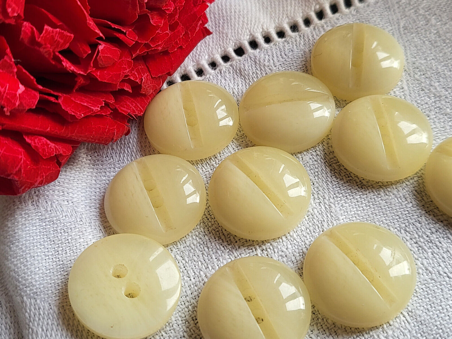 lot 1 boutons vintage camaieu creme veiné bombé 1,7 cm ref 5359