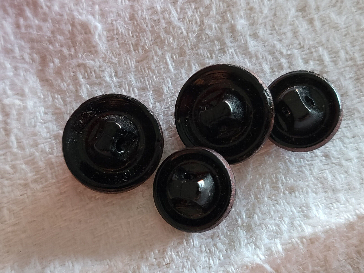 Lot 4 boutons anciens en verre marron pied 1,1 et 1, 3 cm G10D