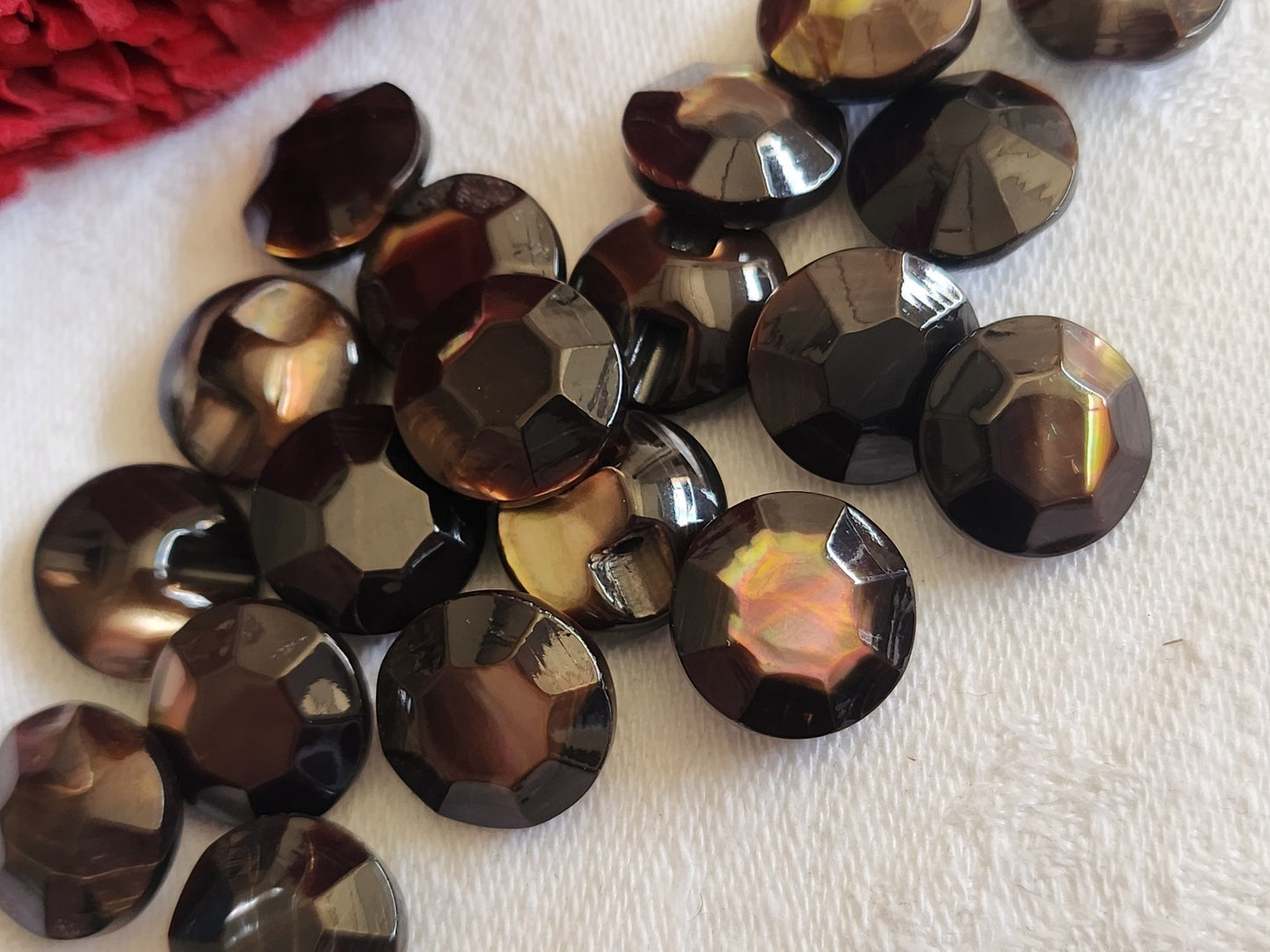 Lot 6 boutons anciens en nacre marron facette effet strass pied 1;2 cm ref 1678