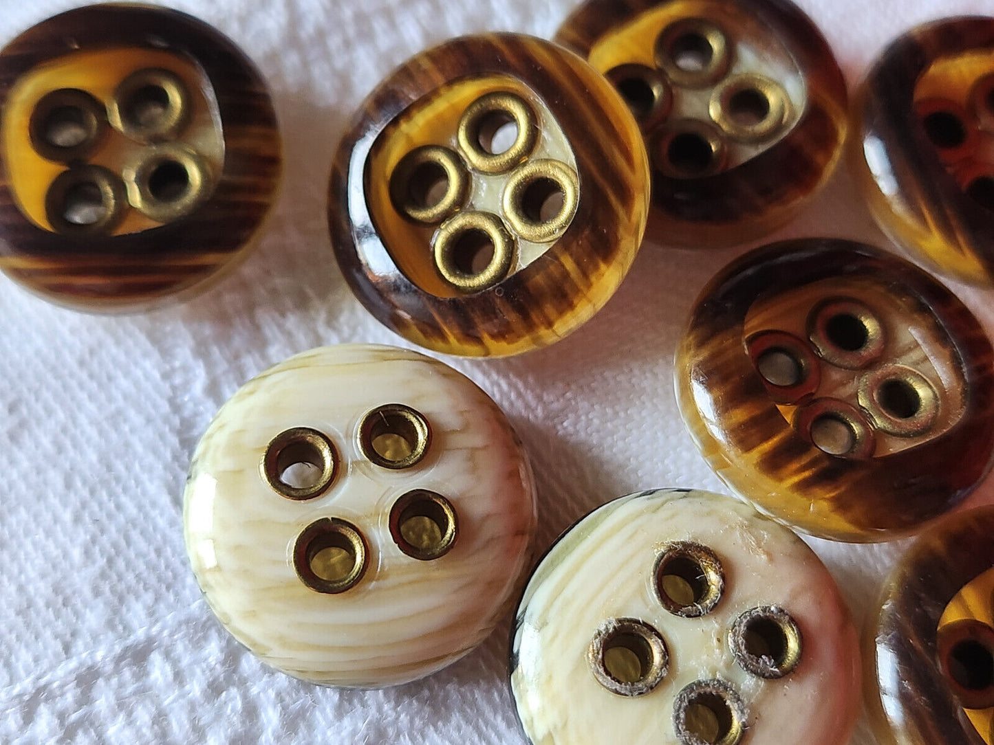 Lot 10 boutons vintage marron passant oeillet jolis beige 1,9 cm ref 1976