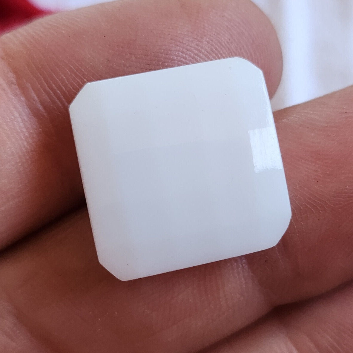 Bouton ancien en verre blanc vintage facette carré piedc 1,8 cm G12B