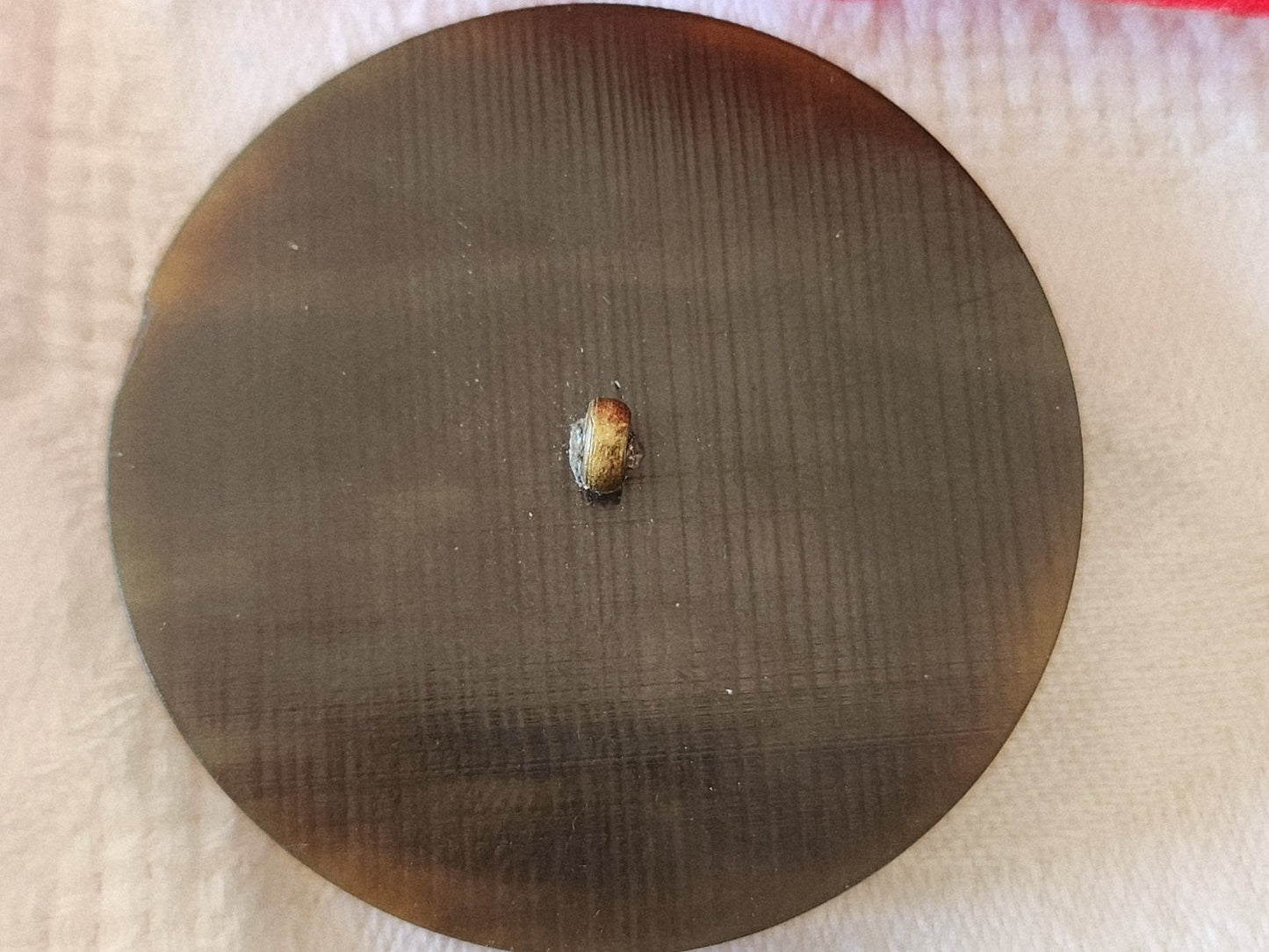 Énorme bouton ancien art déco marron ombragé épais laiton 4,3 cm ref 3846