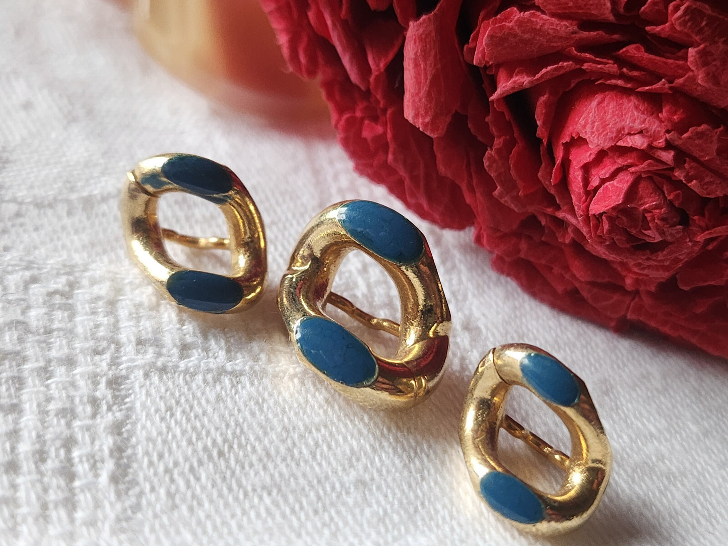 Trio boutons vintage métal maillon bleu 1,4 sur 1,5 cm 1,1 sur 1,2 cm G2C
