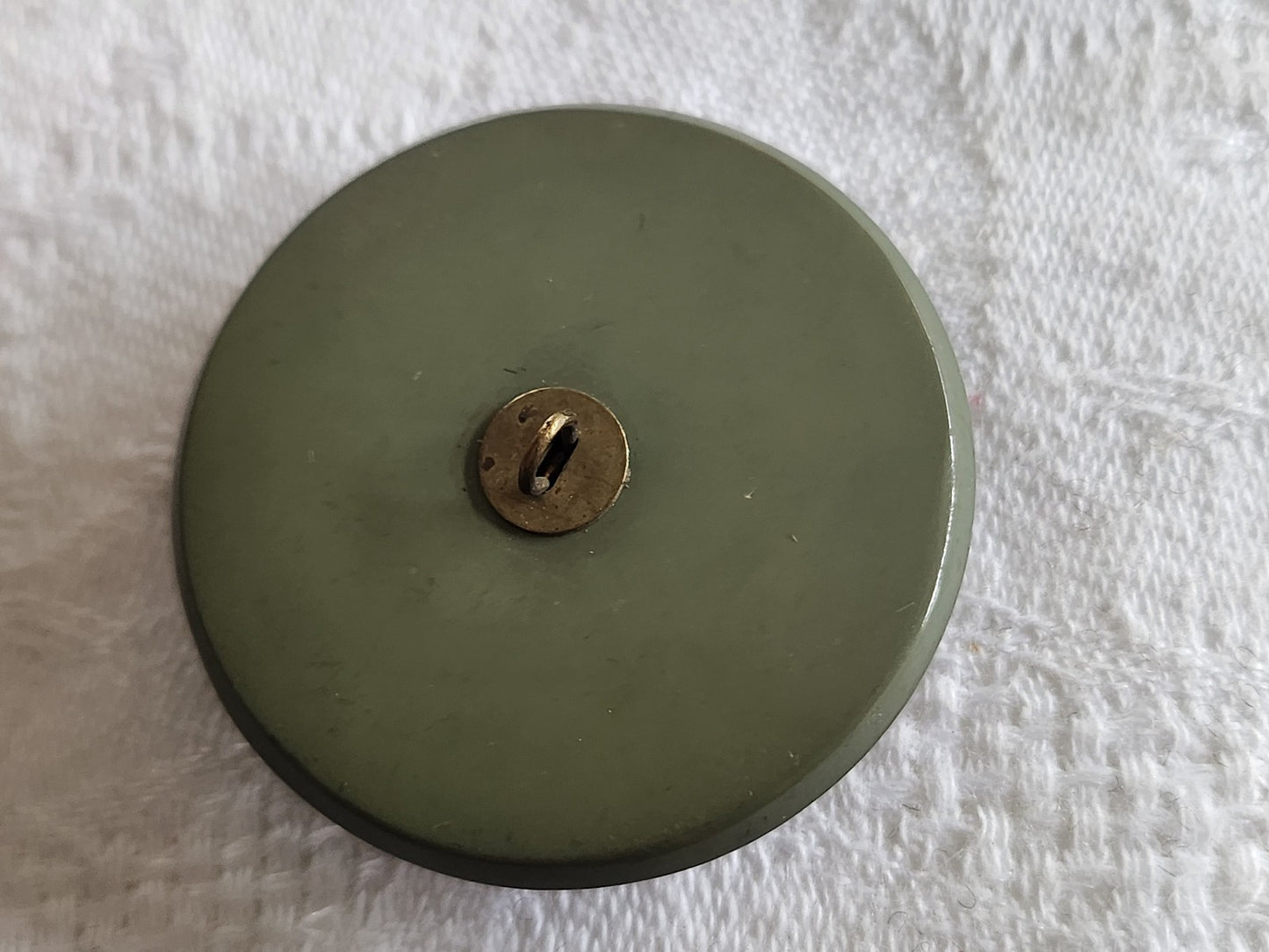 Collection gros bouton coeur cuir vert monture resine 3,7 cm ref 6086