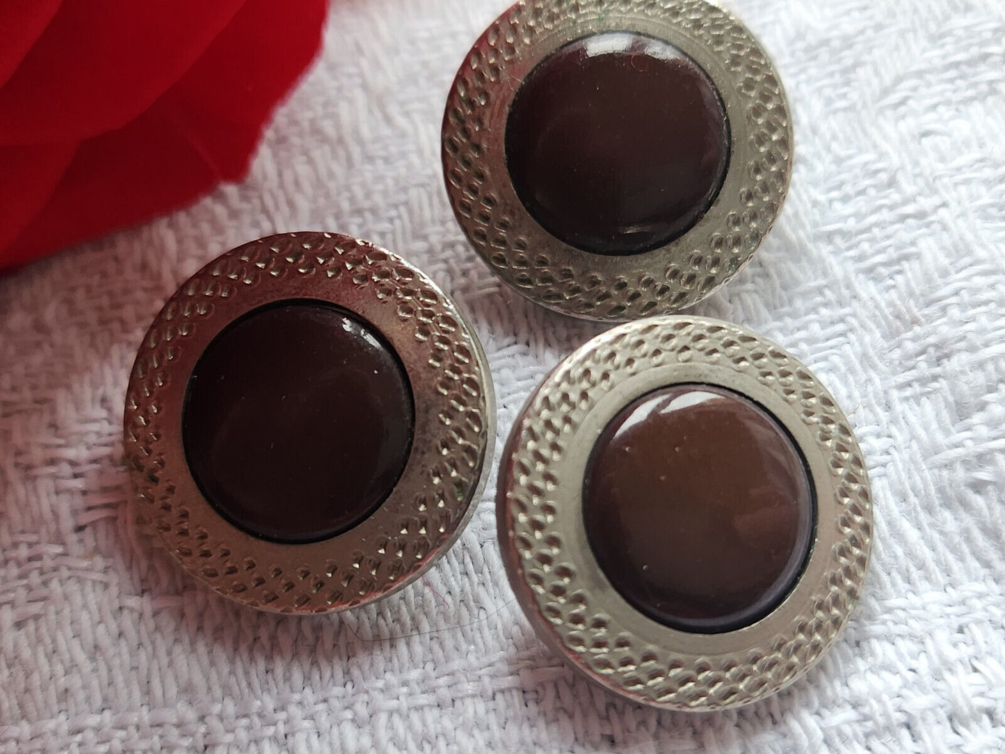 Trio boutons vintage métal argenté coeur marron pied 1,6 cm G18N