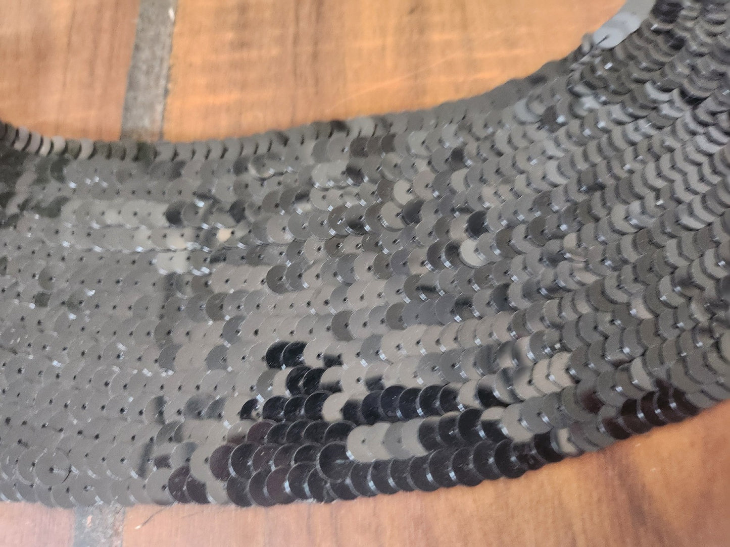 Ancien col en tissu sequin noir B3-4