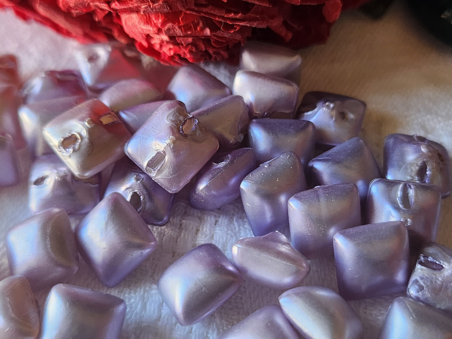 Lot 20 boutons vintage violet nacré carré 0,9 cm mini pied plastique ref 4586