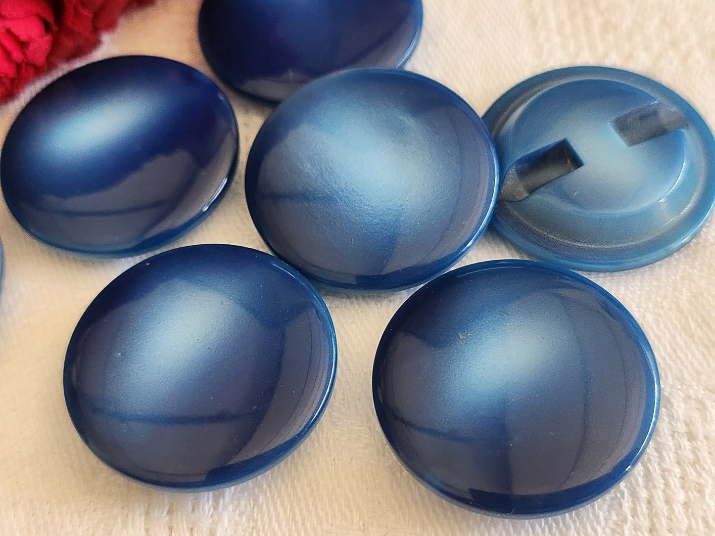 Lot 6 gros boutons vintage bleu camaieu à pied lisse 2,7 cm ref 2322