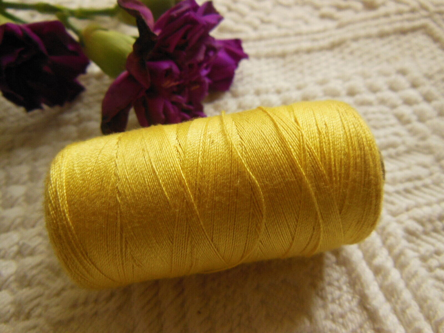 Grosse bobine ancienne jaune 20 grammes couture mercerie ancien fil
