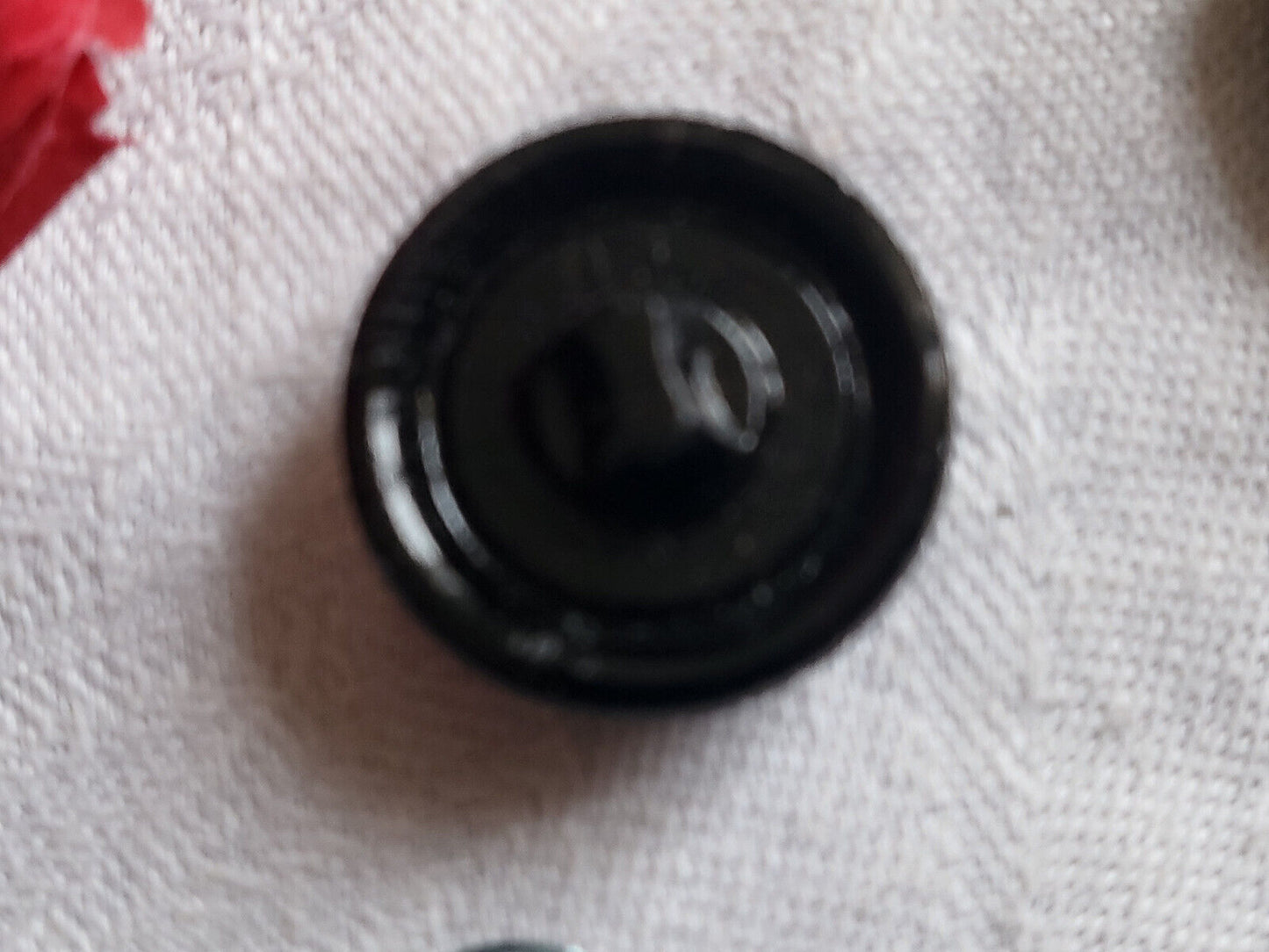 Gros bouton ancien en verre effet hématite cœur perlé 2,2 D13D