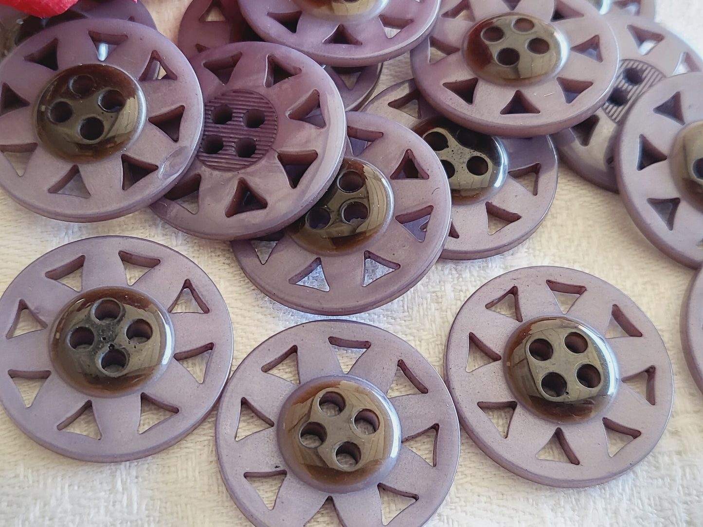 Lot 10 boutons bicolore ajouré violet marron deux tons diamètre 2,3 cm ref 342