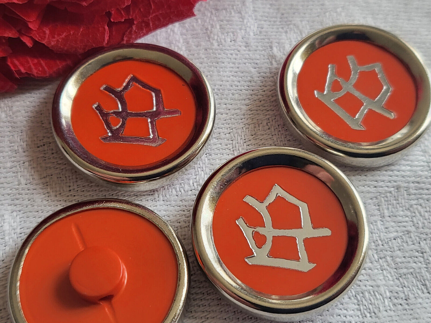 Lot 4 jolis boutons vintage argenté cœur orange à pied 2,2 cm ref 1622