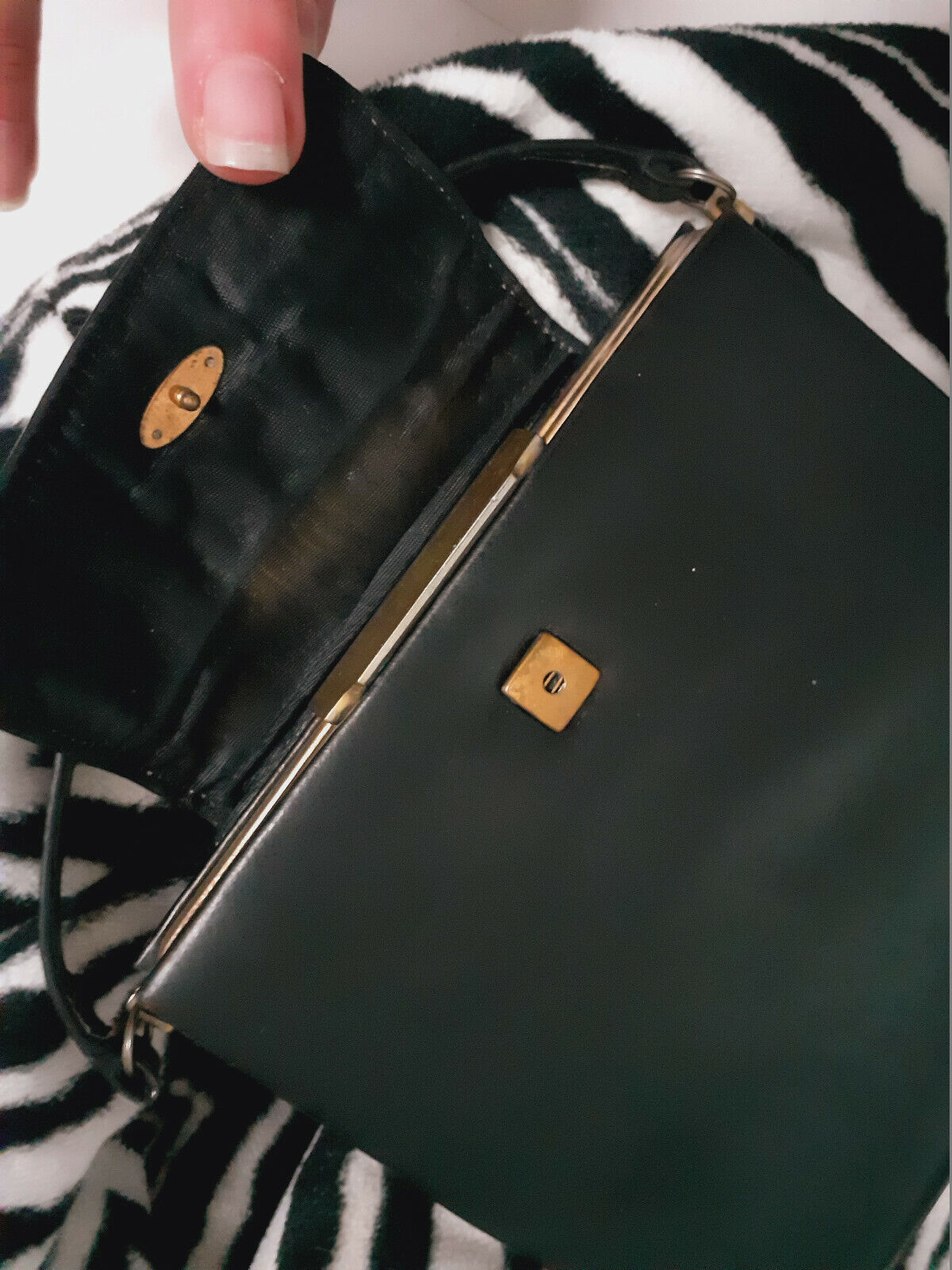 Ancien sac en main en cuir noir à customiser retro vintage pochette A12