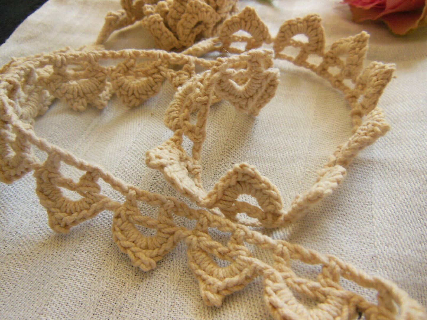 Dentelle ancienne rustique 92 cm sur 2 cm T1-50