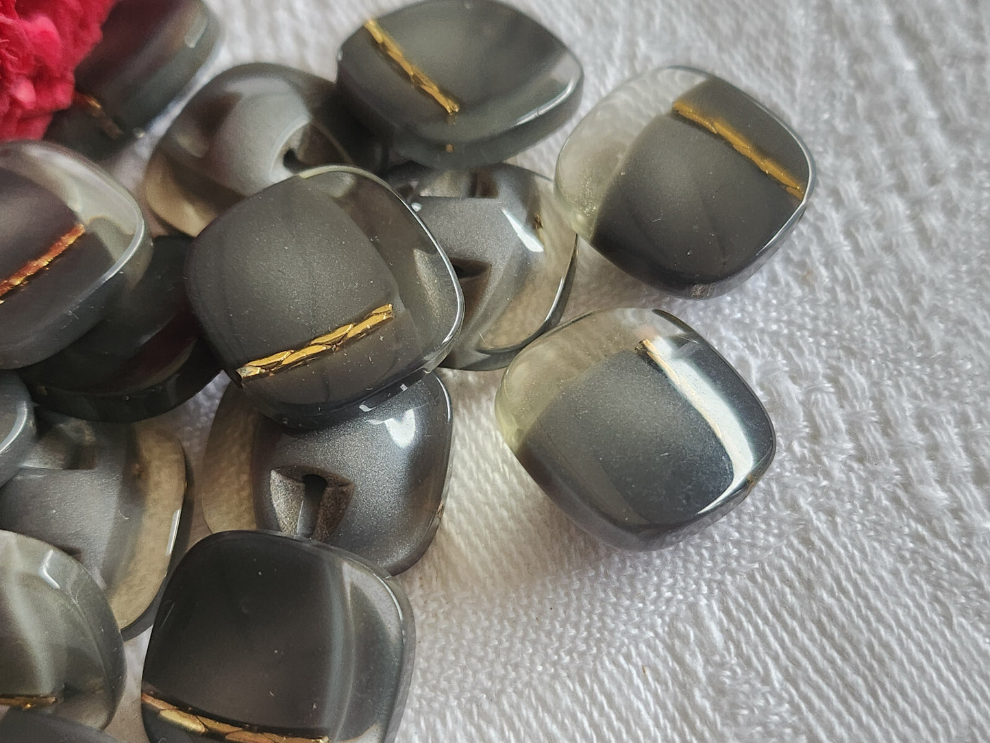 Lot 6 élégants boutons vintage inclusion gris doré pied 1,5 cm ref 0020