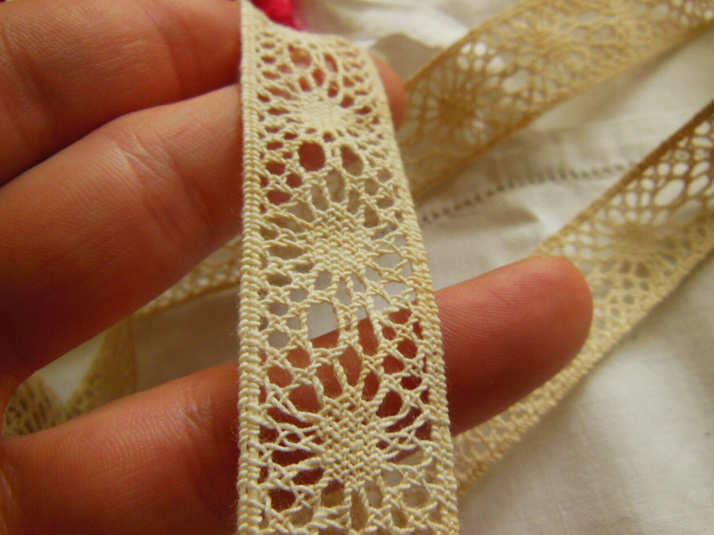 Dentelle ancienne grande longueur 4 mètres 90 sur 2,2 cm T15-44