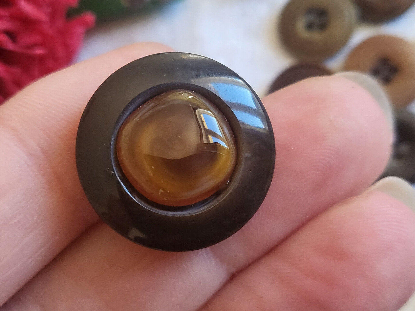Bouton vintage marron cœur en pierre ou verre diamètre 2,1 cm G9L