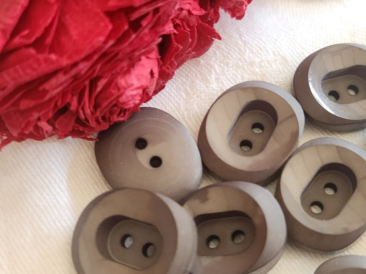 Lot 9 épais boutons vintage gris ovale trous 1,7 sur 2,1 cm ref 715
