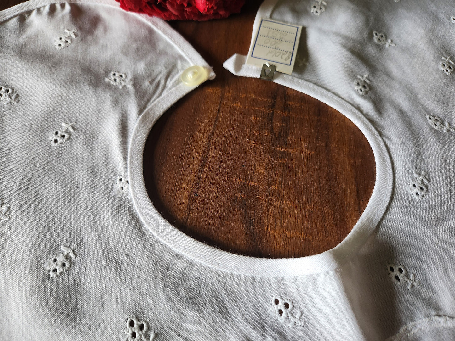 Ancien col en tissu broderie fleur travaillé blanc B1-76