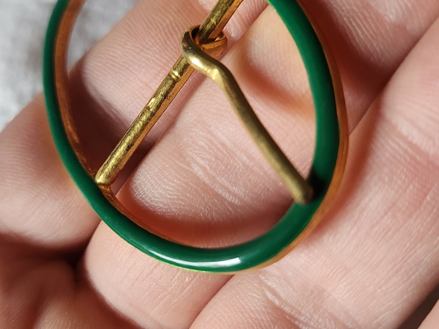 Boucle de ceinture ancienne vintage vert métal doré 5,3 cm sur 3,5 cm