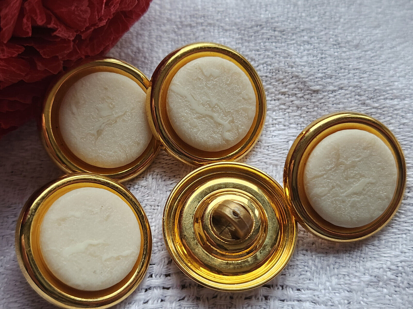 Lot 5 boutons vintage créme métal pied 2,2 cm ref 4904