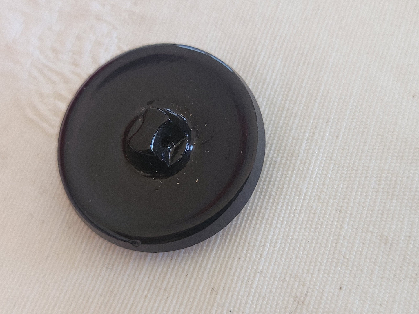 Gros bouton ancien en verre gris anthracite vintage 2,6 cm ou 26 mm G4P