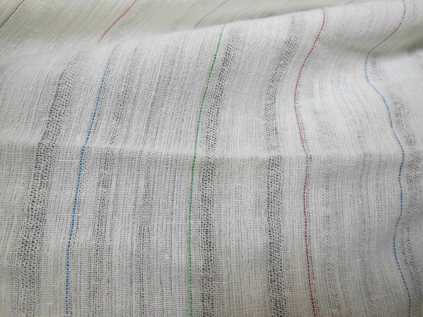 Grand coupon de tissu vintage blanc tissu fil metalisé 2 m 10 sur 1 m 45 B6