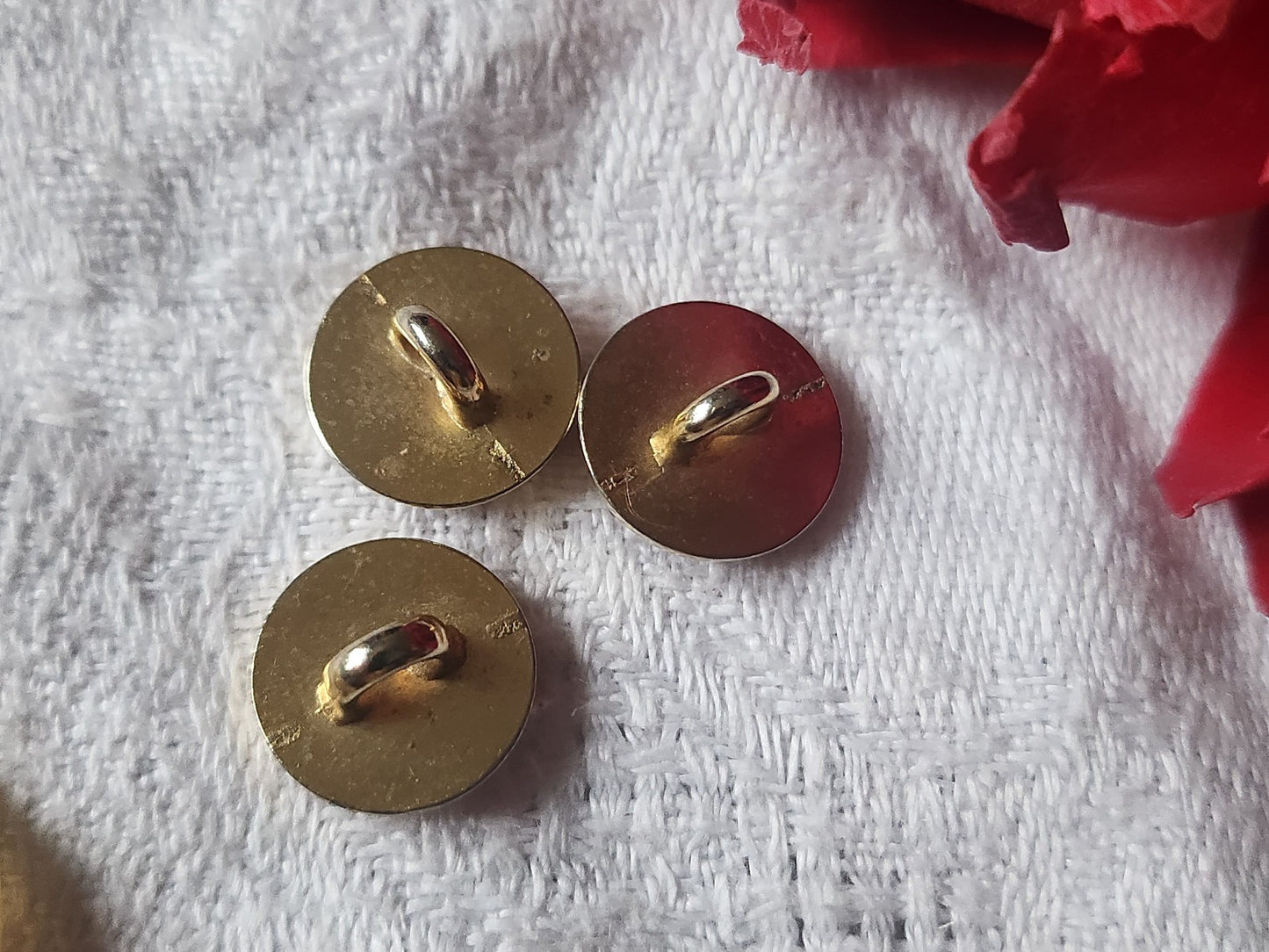 Trio boutons anciens en metal coeur en nacre rose 1,1 cm G16A