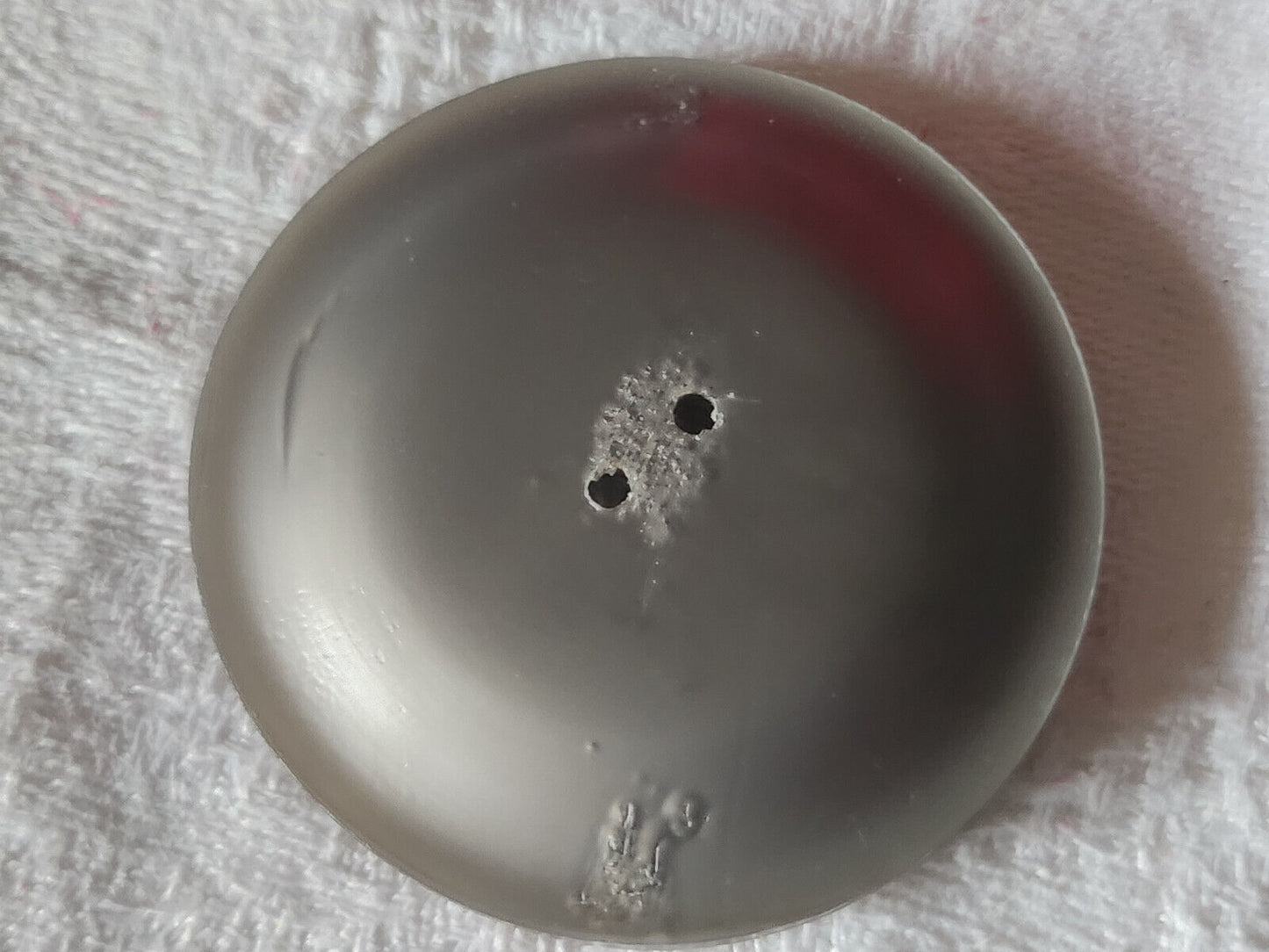 Enorme bouton vintage texturé gris 4,1 cm ref 2875