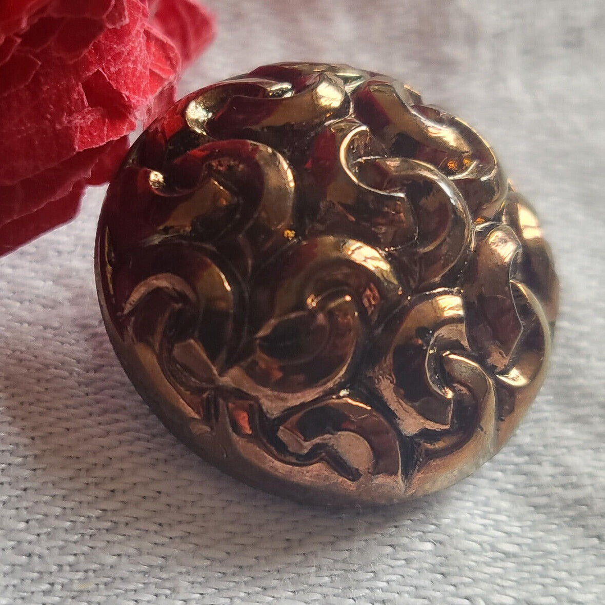 Bouton ancien en verre marron pied bombé joli 2,1 cm D11G