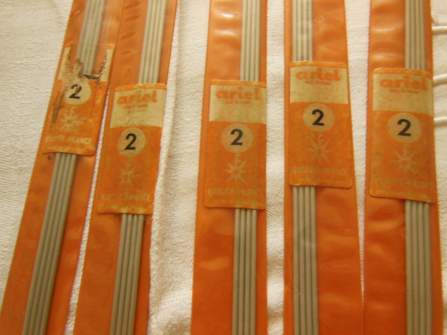 Lot 4 aiguilles n°2 vintage à tricoter Ariel made in France 29 cm ancienne T1