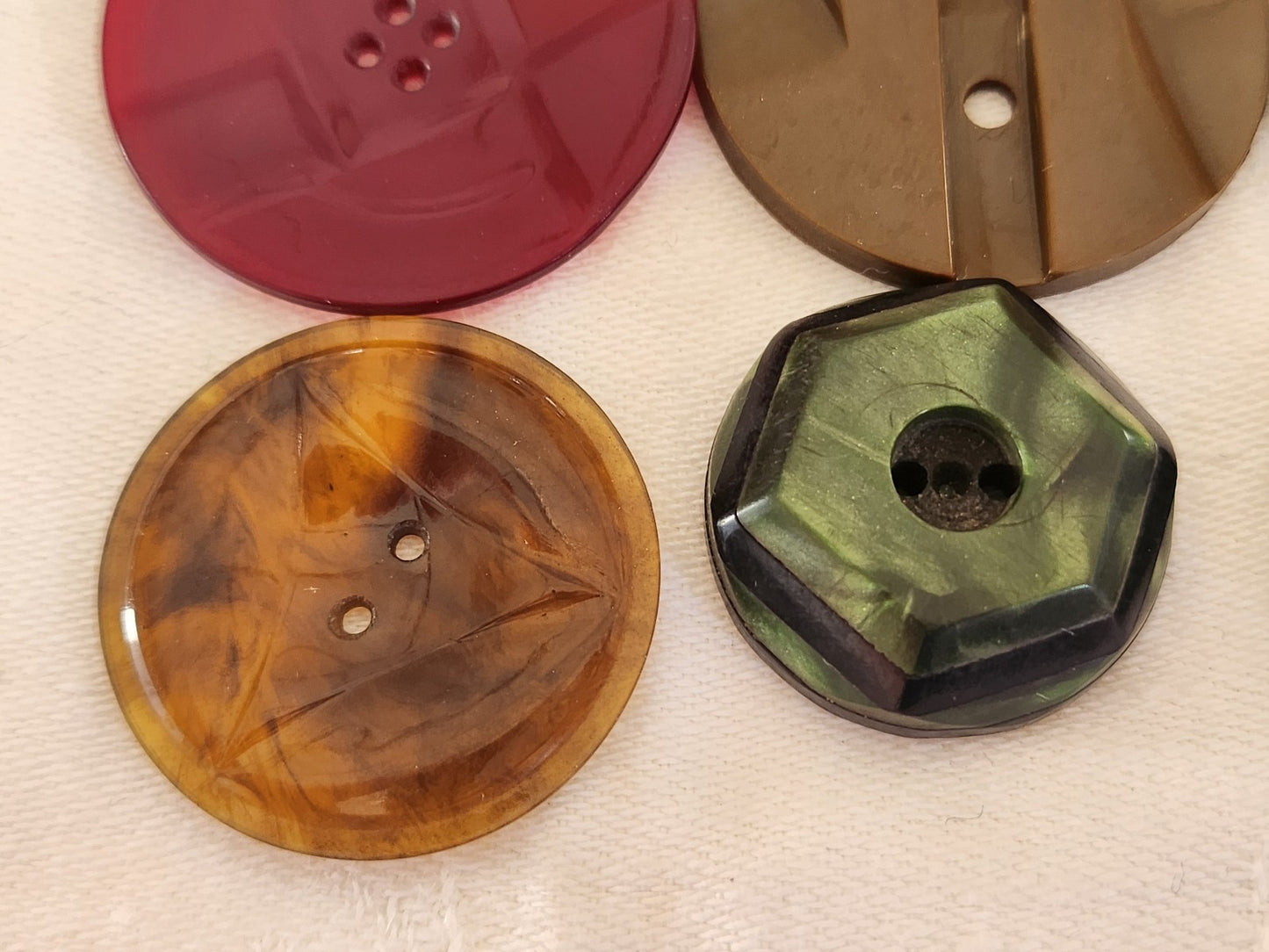 Lot 20 boutons anciens art deco bakelite plastique galalithe 2 à 3,6 cm T14