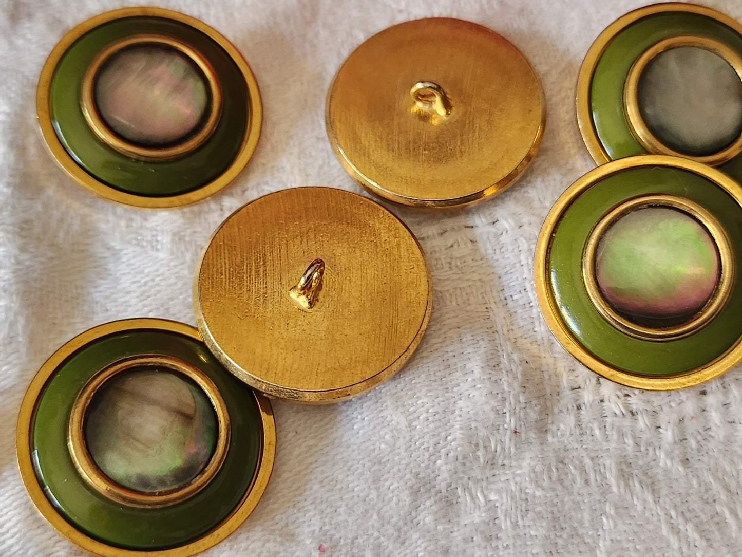 Lot 6 boutons anciens en metal coeur en nacre vert 2,4 cm ref 3359