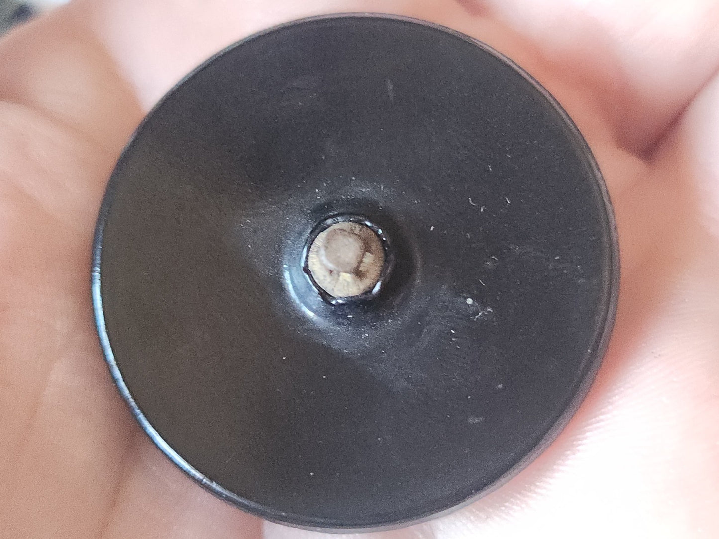 Enorme bouton ancien en verre noir doré picot 3,7 cm D11K